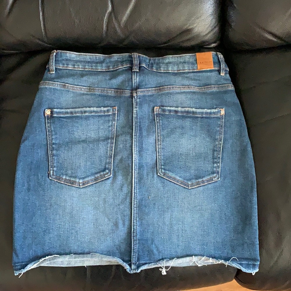 Zara Trafaluc stretch denim skirt with raw hem